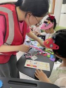 杨寿镇社工站开展“欢度六一童趣手工制作”活动